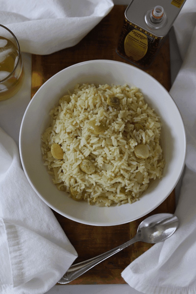 Bowl of arroz'd fava, Cape Verde food style white rice with lima beans