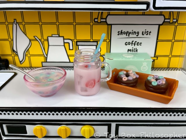 Miniverse Make It Mini Kitchen set oversized coco-berry milk jar scale issue