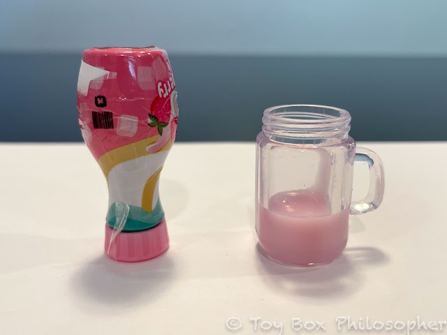 Miniverse Make It Mini Kitchen set resin bottle upside down