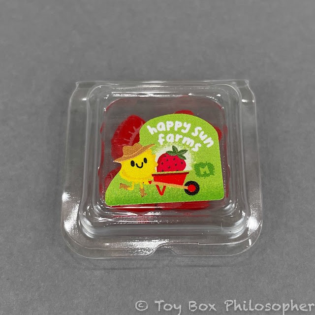 Miniverse Make It Mini Kitchen set strawberry carton packaging close-up