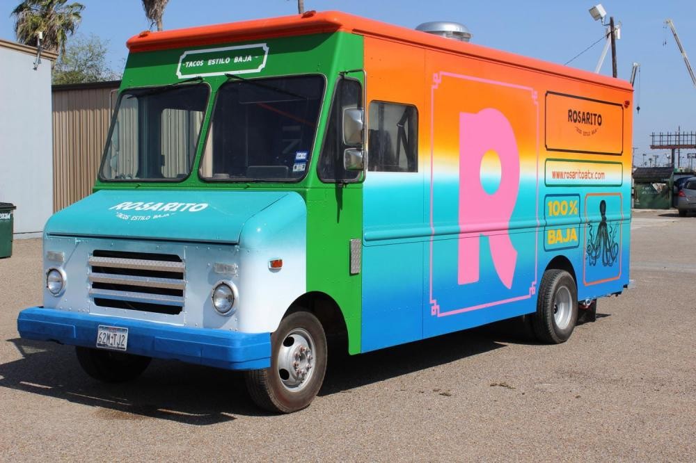 Rosarito food truck provides a vibrant catering setup, ideal for outdoor events in Austin.