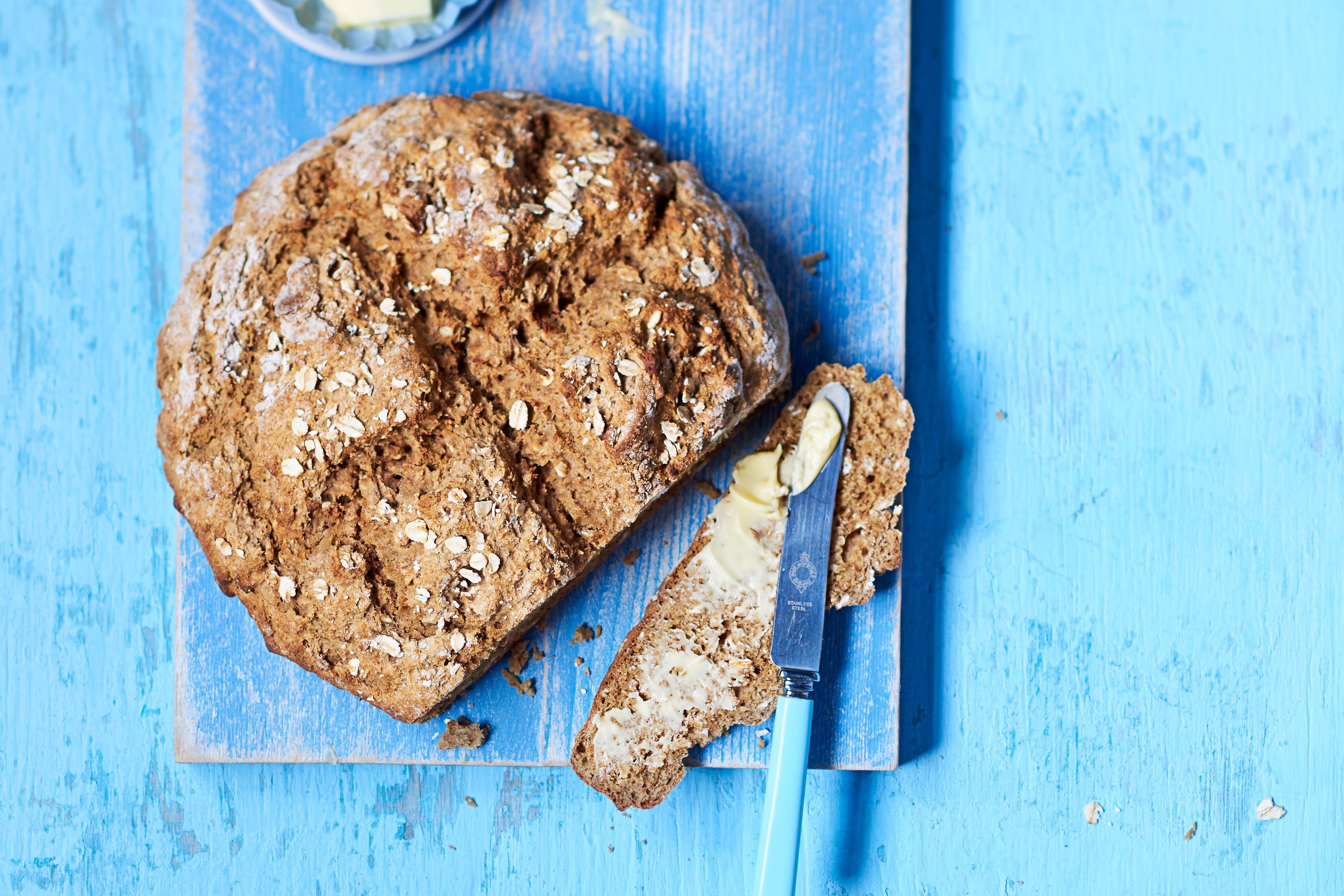 Rustic Irish soda bread with oats and treacle