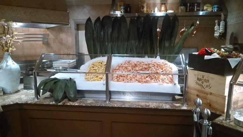 Selection of shrimp and other seafood at the Bellagio Buffet