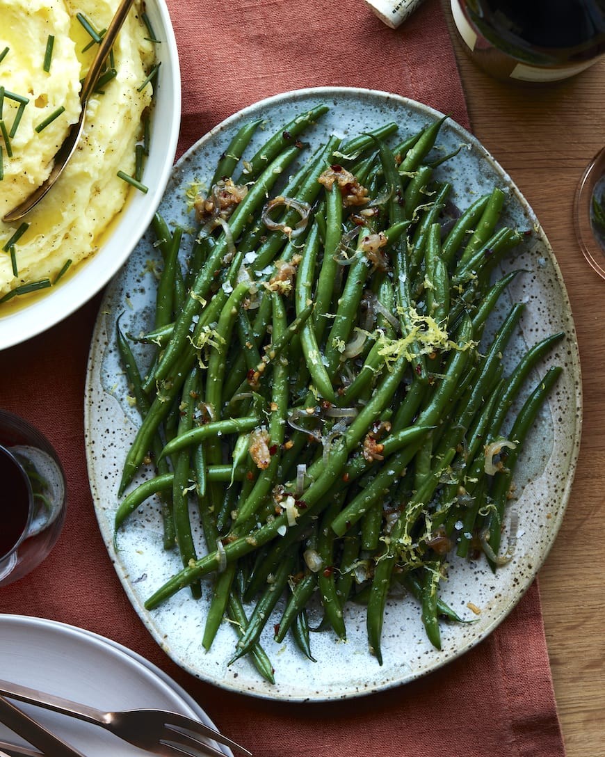 Spicy Garlic Green Beans for Thanksgiving side dish ideas