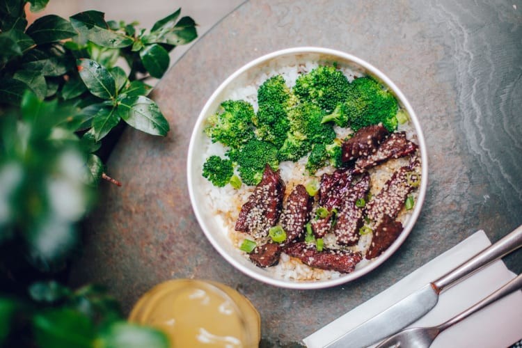 Beef and steamed broccoli is one of the healthiest Chinese foods