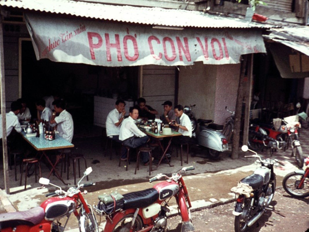 Restaurant In Saigon
