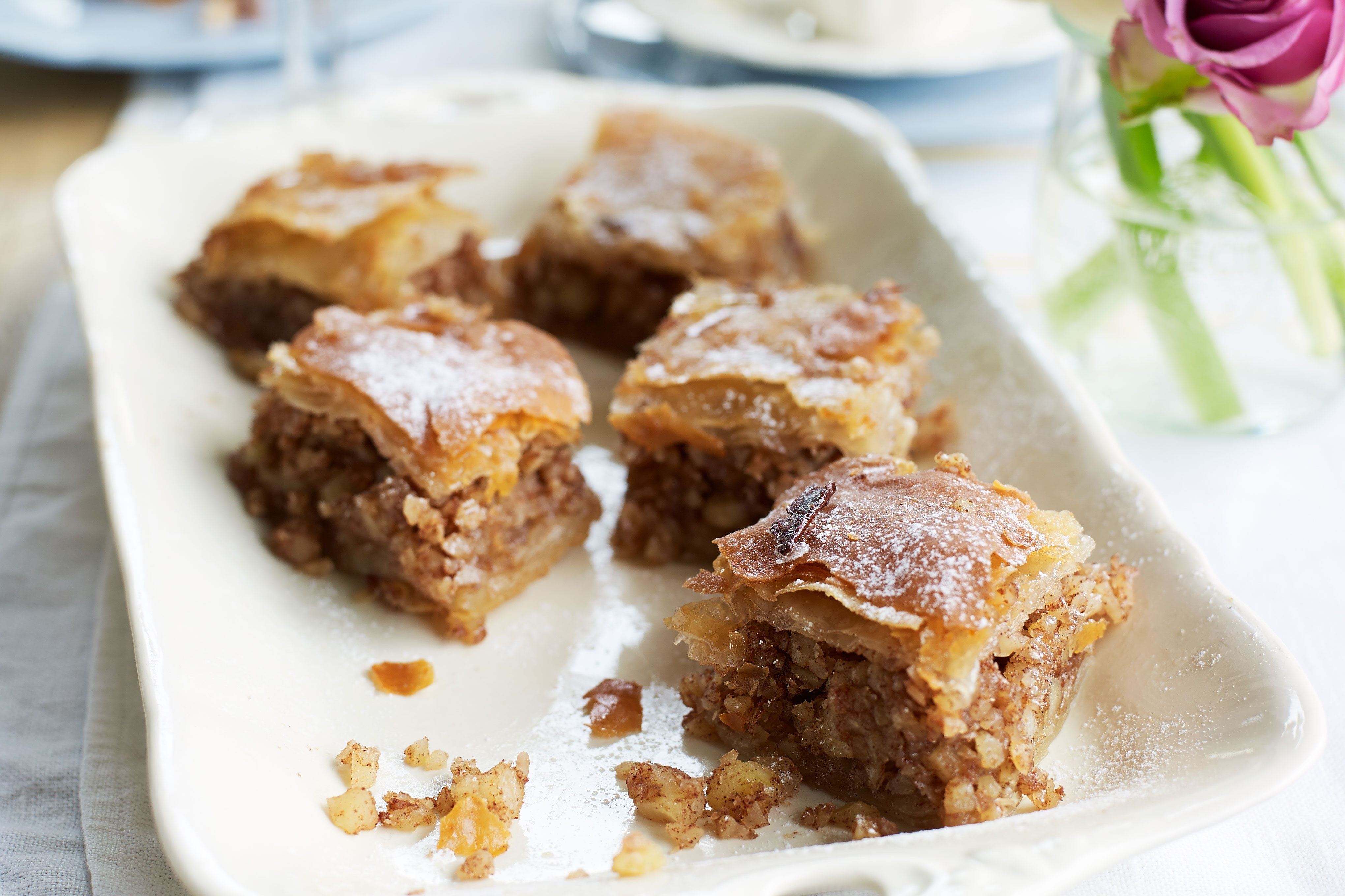 5 pieces of baklava