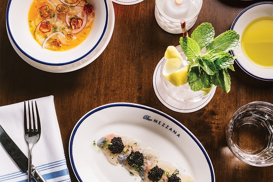 Fresh crudo and cocktails at Bar Mezzana