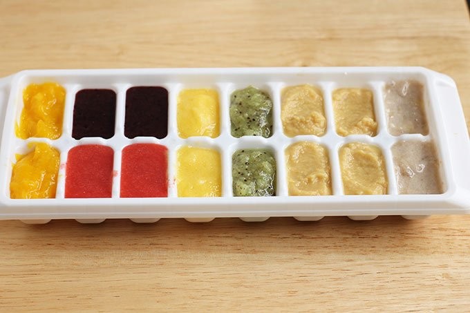 Freezing homemade baby food in ice cube trays