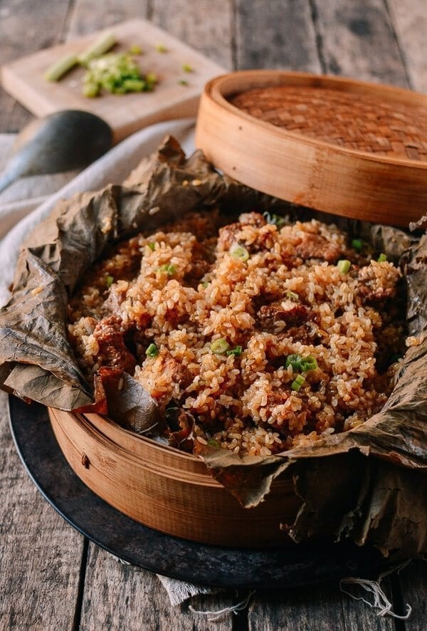 Steamed Pork Dumplings: Showcasing perfectly steamed pork dumplings, a popular dim sum dish, ready to be enjoyed.