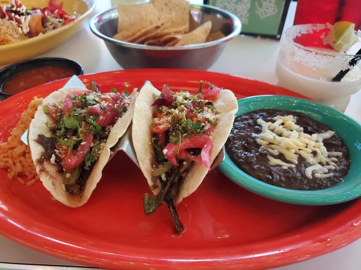 Uno Mas Tex Mex Interior