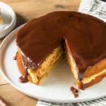 Boston cream pie / Shutterstock.com