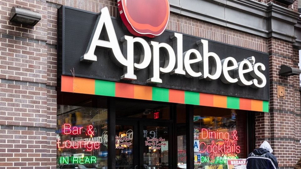 Applebee's restaurant exterior
