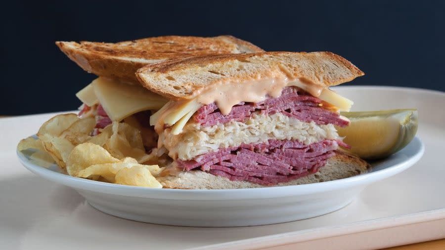 Shapiro's Delicatessen Classic Reuben