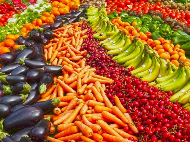 Various foods for soothing a sore throat