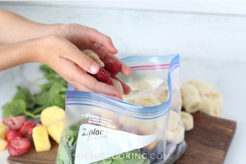 using hands for measuring food