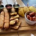 Grilled halloumi cheese with vegetables