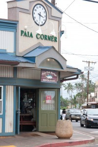Paia Fish Market offers delicious and fresh seafood options near Kahului Airport.