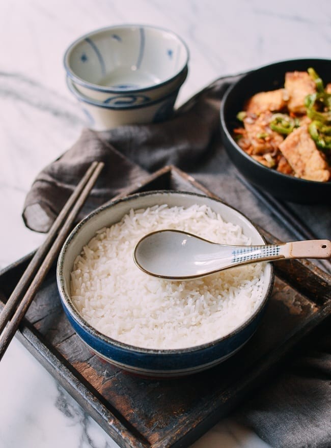 Perfectly steamed rice in a bowl, thewoksoflife.com