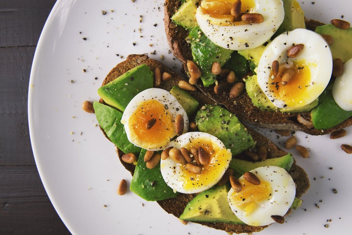 Spinach, kale, and collard greens are rich in antioxidants and fiber