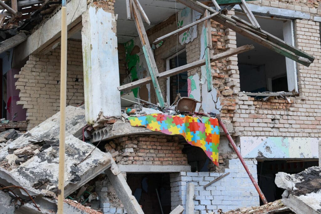 Image of conflict affecting food supply in Ukraine.