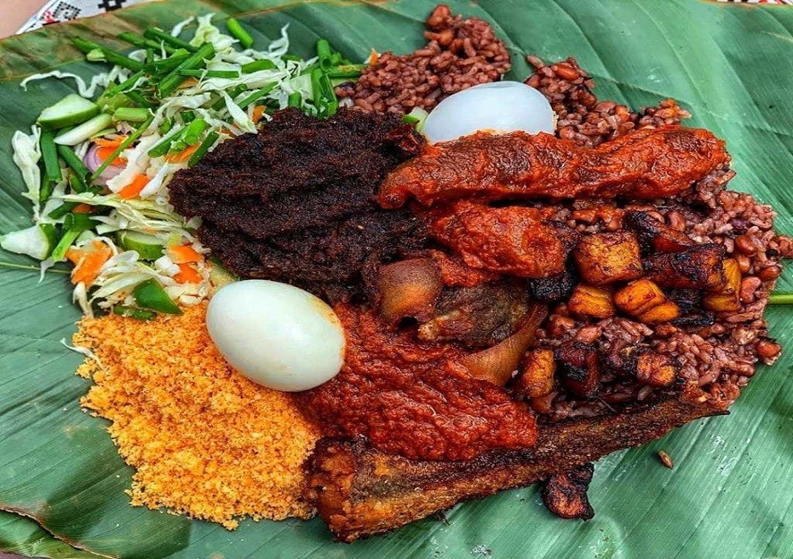 Ghanaian Waakye with Various Accompaniments